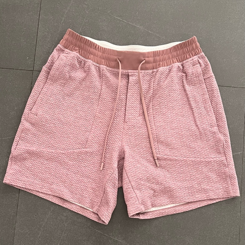 Lululemon men’s shorts at ease